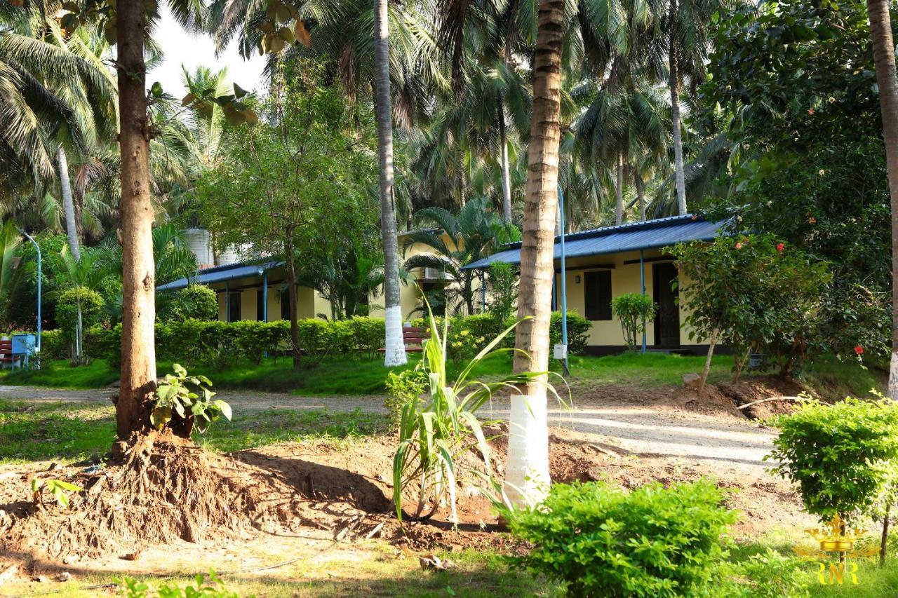 Royal Nature Resort Pollāchi Exterior photo
