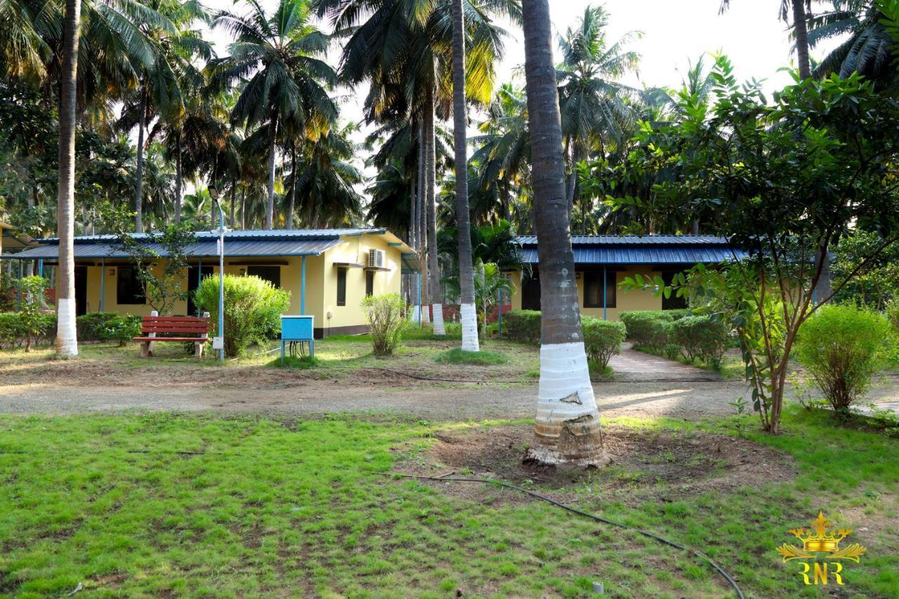 Royal Nature Resort Pollāchi Exterior photo