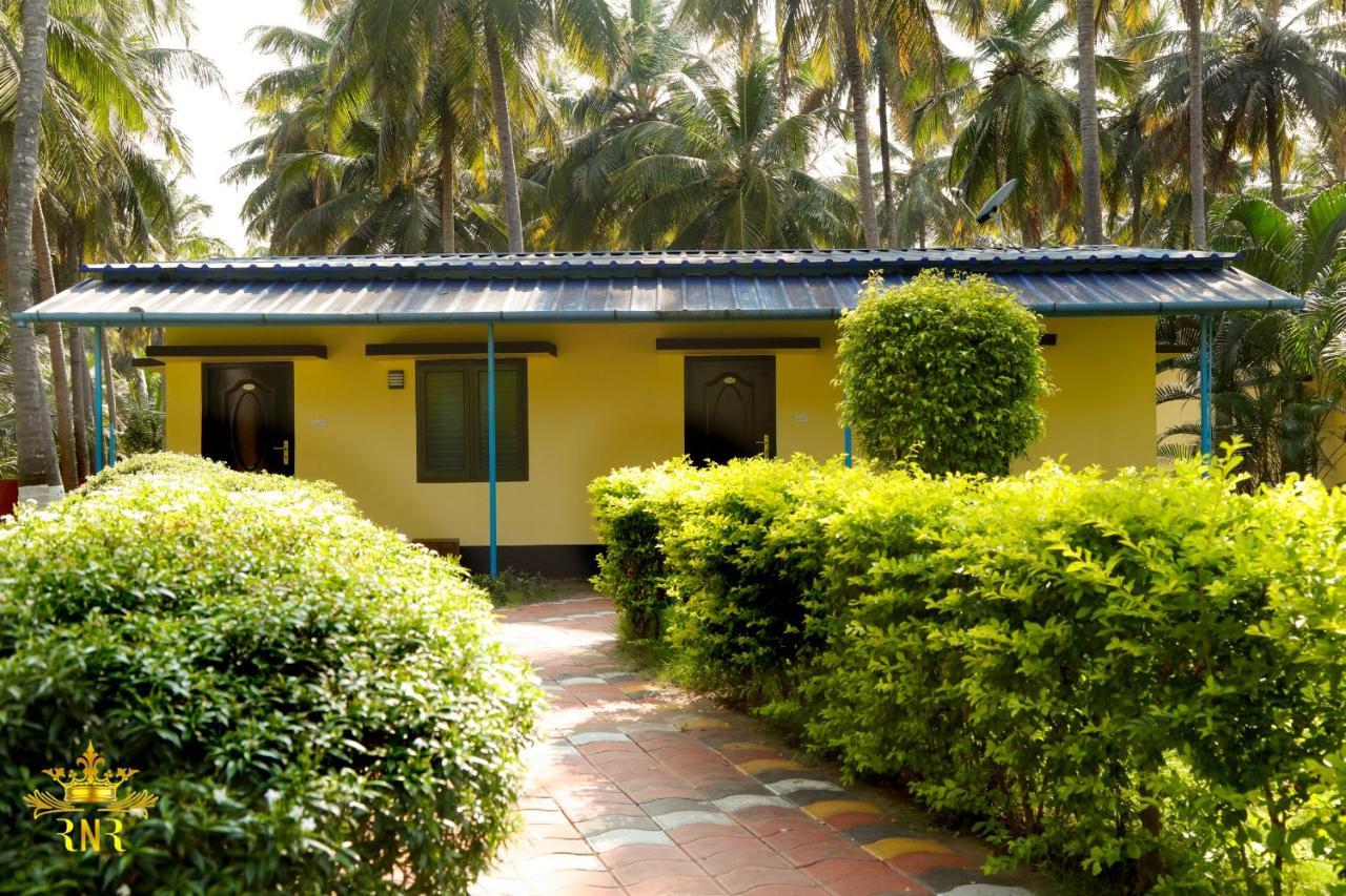 Royal Nature Resort Pollāchi Exterior photo