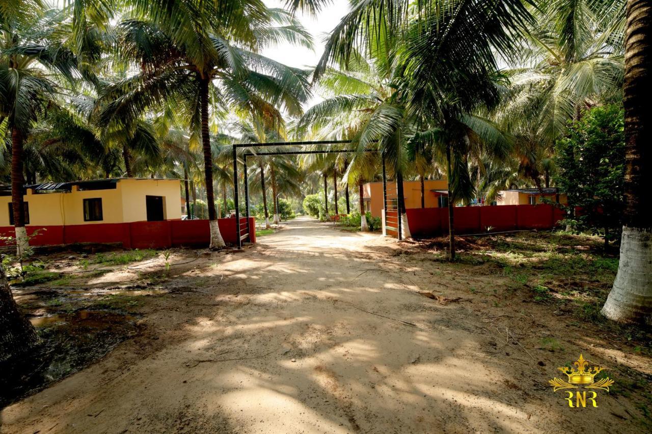 Royal Nature Resort Pollāchi Exterior photo