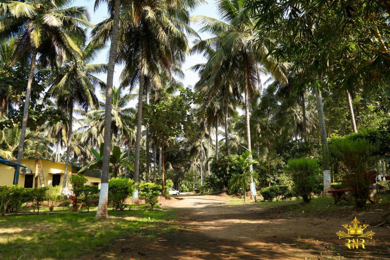 Royal Nature Resort Pollāchi Exterior photo