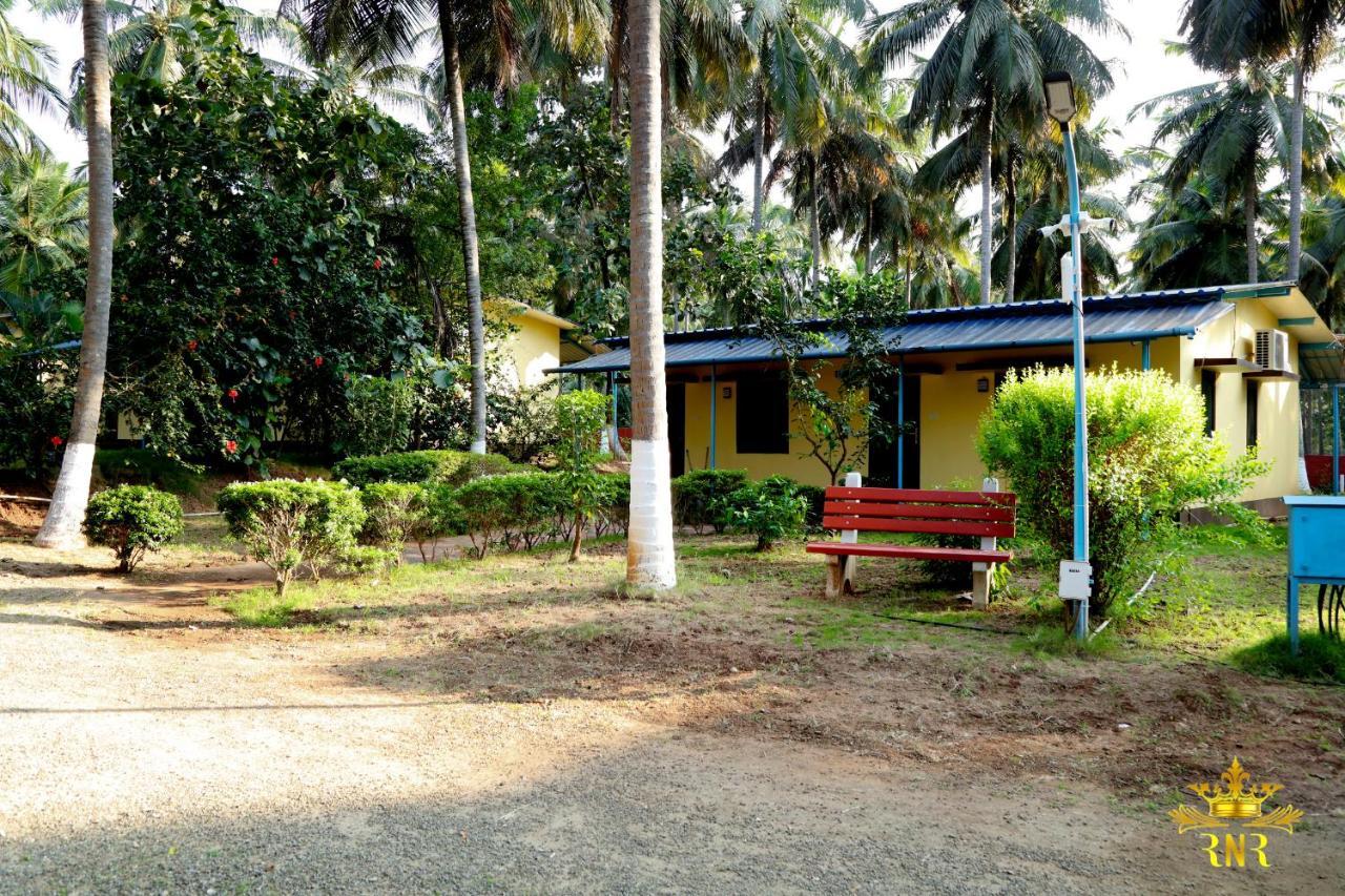 Royal Nature Resort Pollāchi Exterior photo