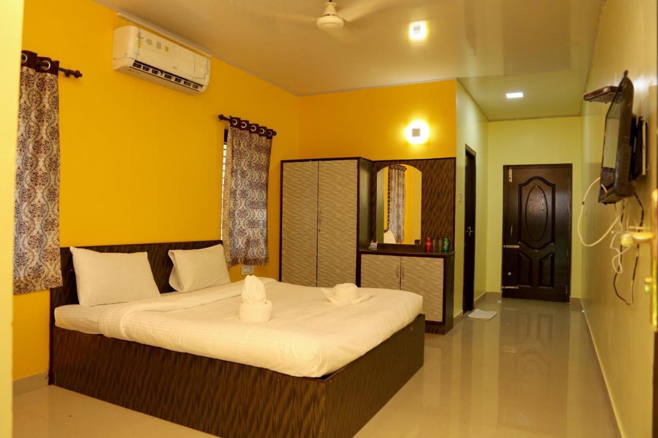 Royal Nature Resort Pollāchi Exterior photo