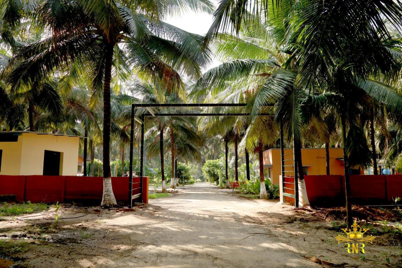 Royal Nature Resort Pollāchi Exterior photo